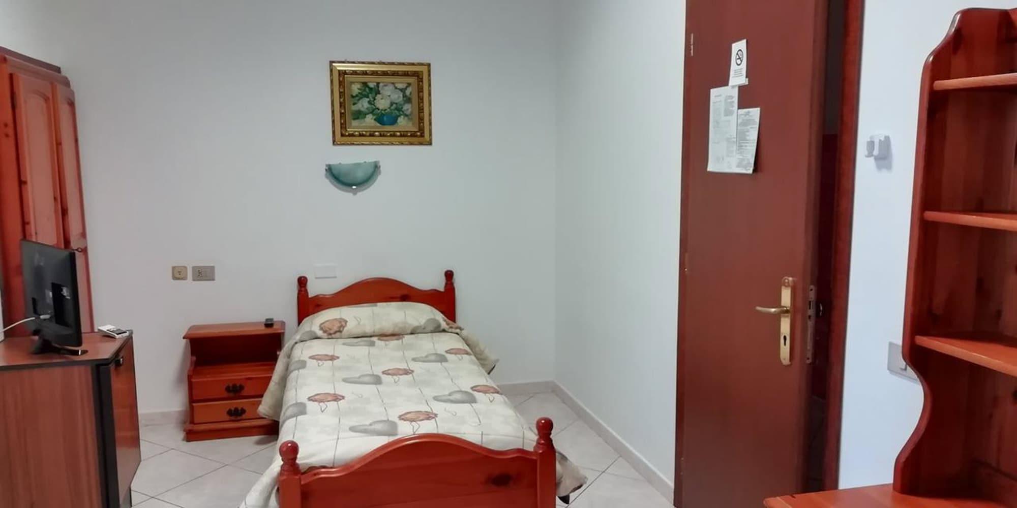 Hotel 4 Mori Кальяри Экстерьер фото