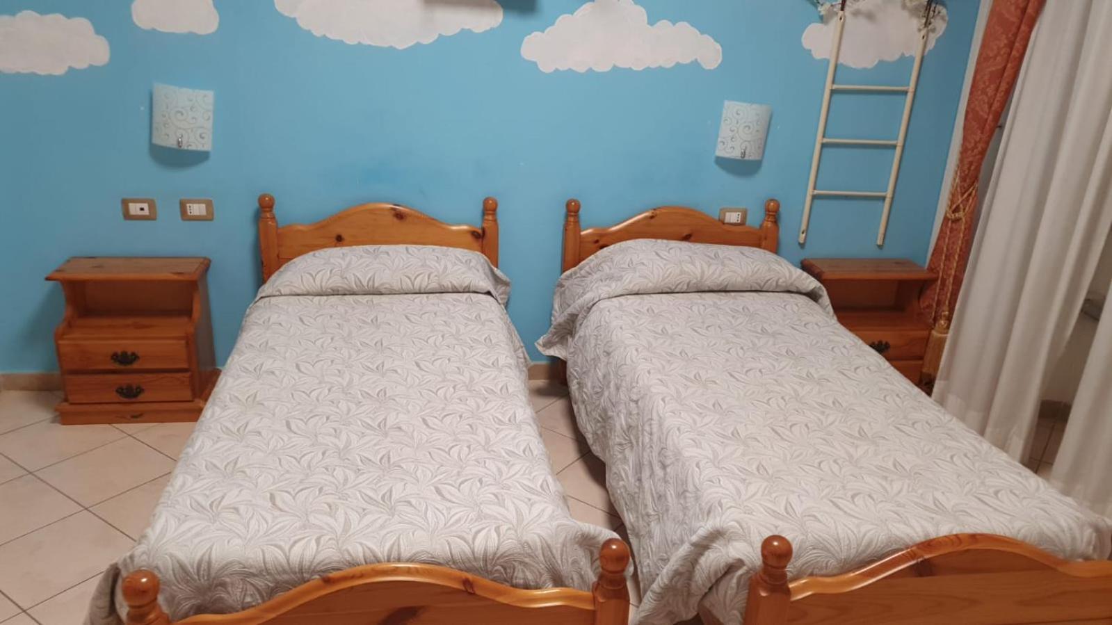 Hotel 4 Mori Кальяри Экстерьер фото