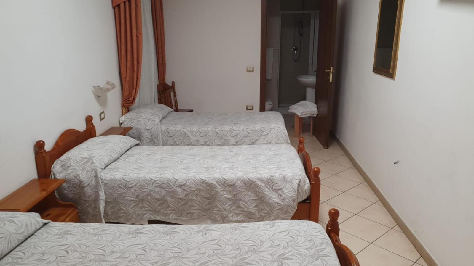 Hotel 4 Mori Кальяри Экстерьер фото