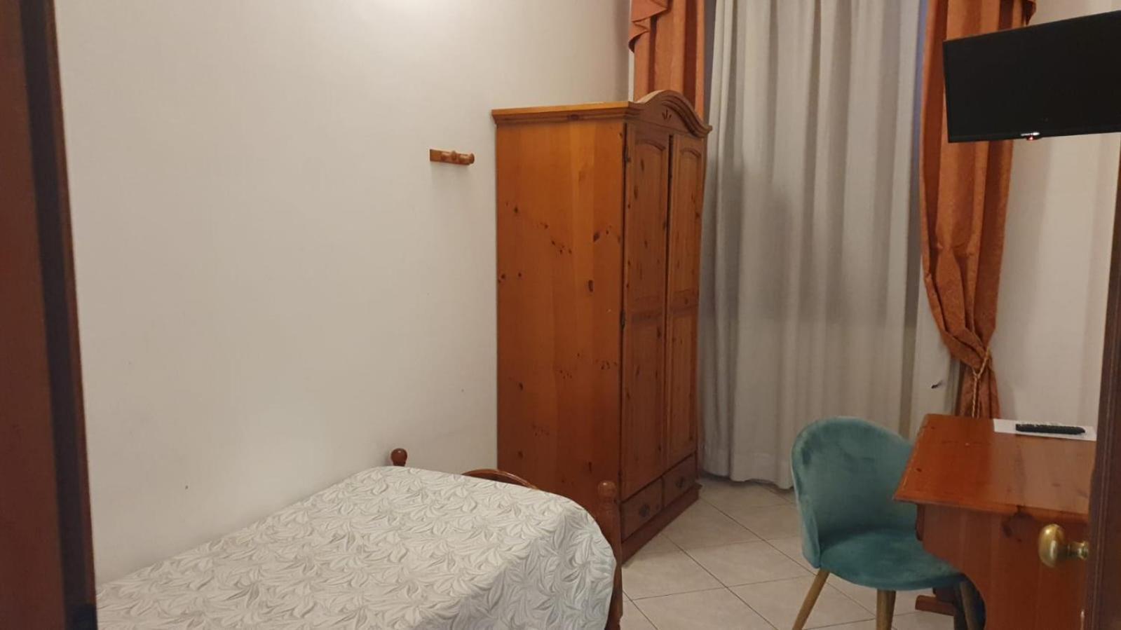 Hotel 4 Mori Кальяри Экстерьер фото